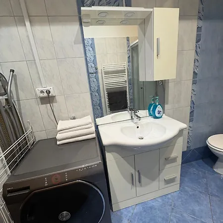 Industrial 5 Apartman