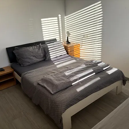 Apartman Industrial 5 *