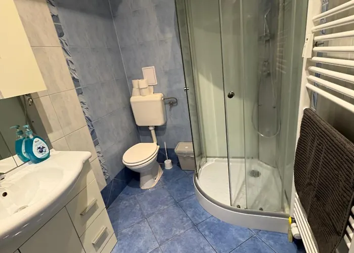 Apartma Industrial 5 *