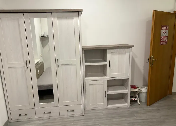 アパート Industrial 5 *